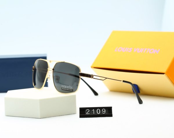 GRADIENT COLOR WOMEN DRIVING SUNGLASSES
