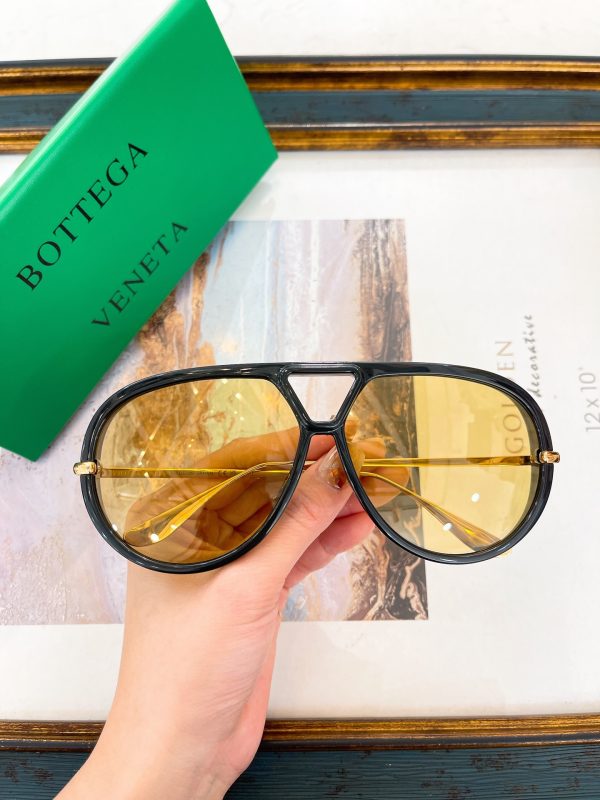 5 colors Fashion Sunglasses B04061001