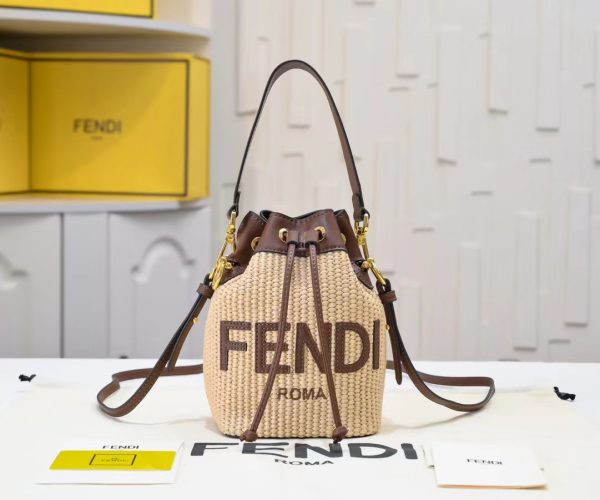 Hot selling cowhide material hand-held crossbody bag