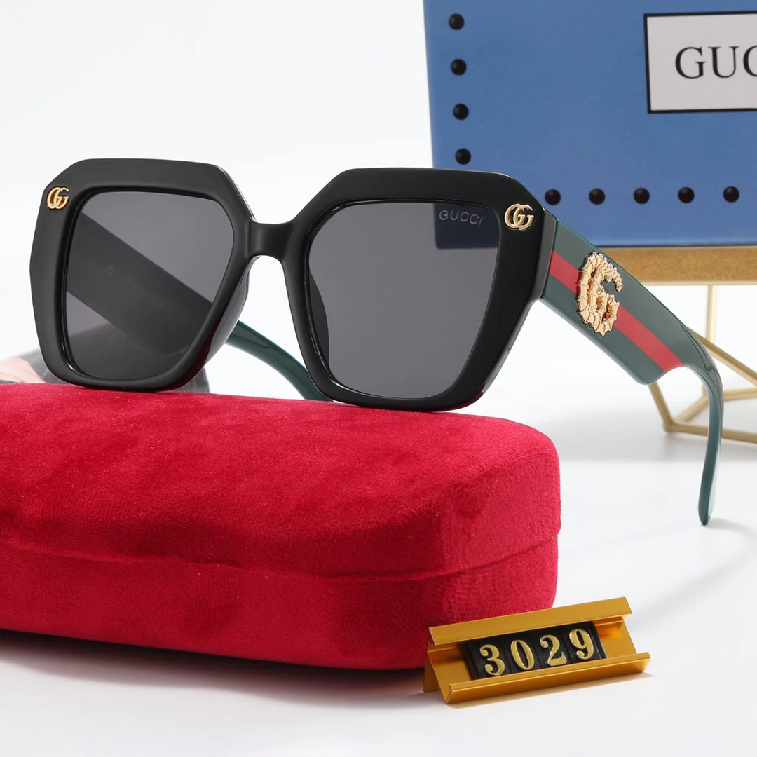 4 Colors Fashion Double G Striped Frame Sunglasses - Image 4