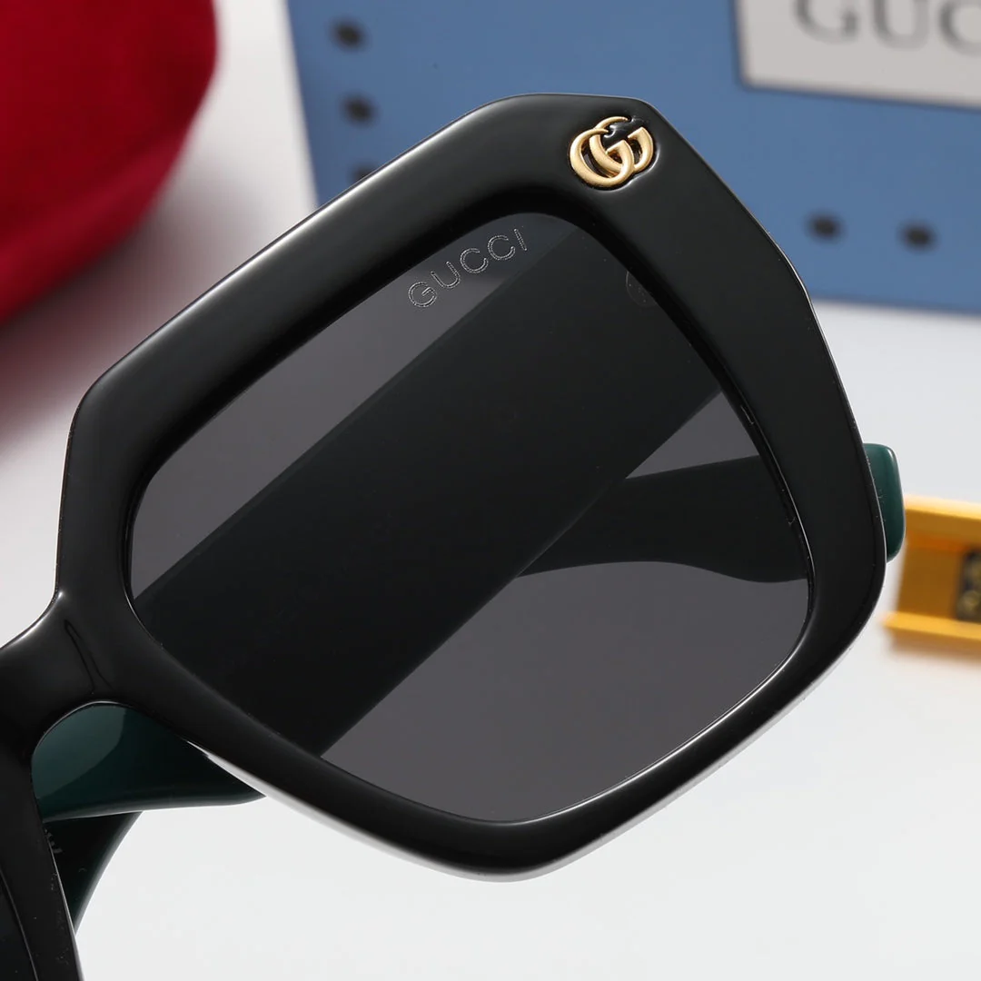 4 Colors Fashion Double G Striped Frame Sunglasses - Image 10