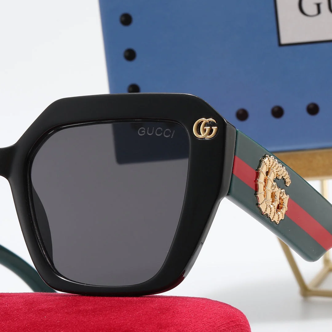 4 Colors Fashion Double G Striped Frame Sunglasses - Image 11