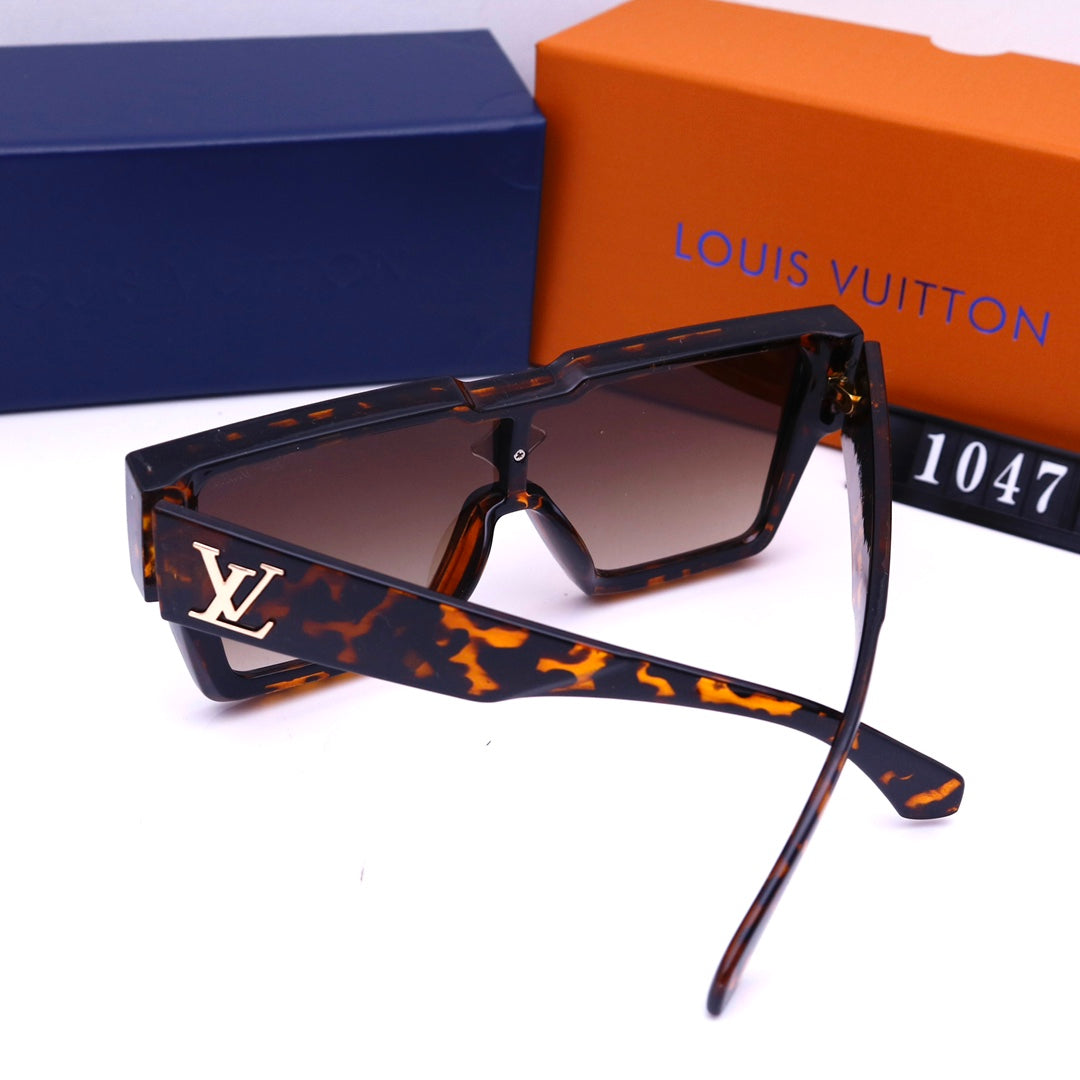 New Ladies Fashion Classic Sunglasses in 2022 - Image 9