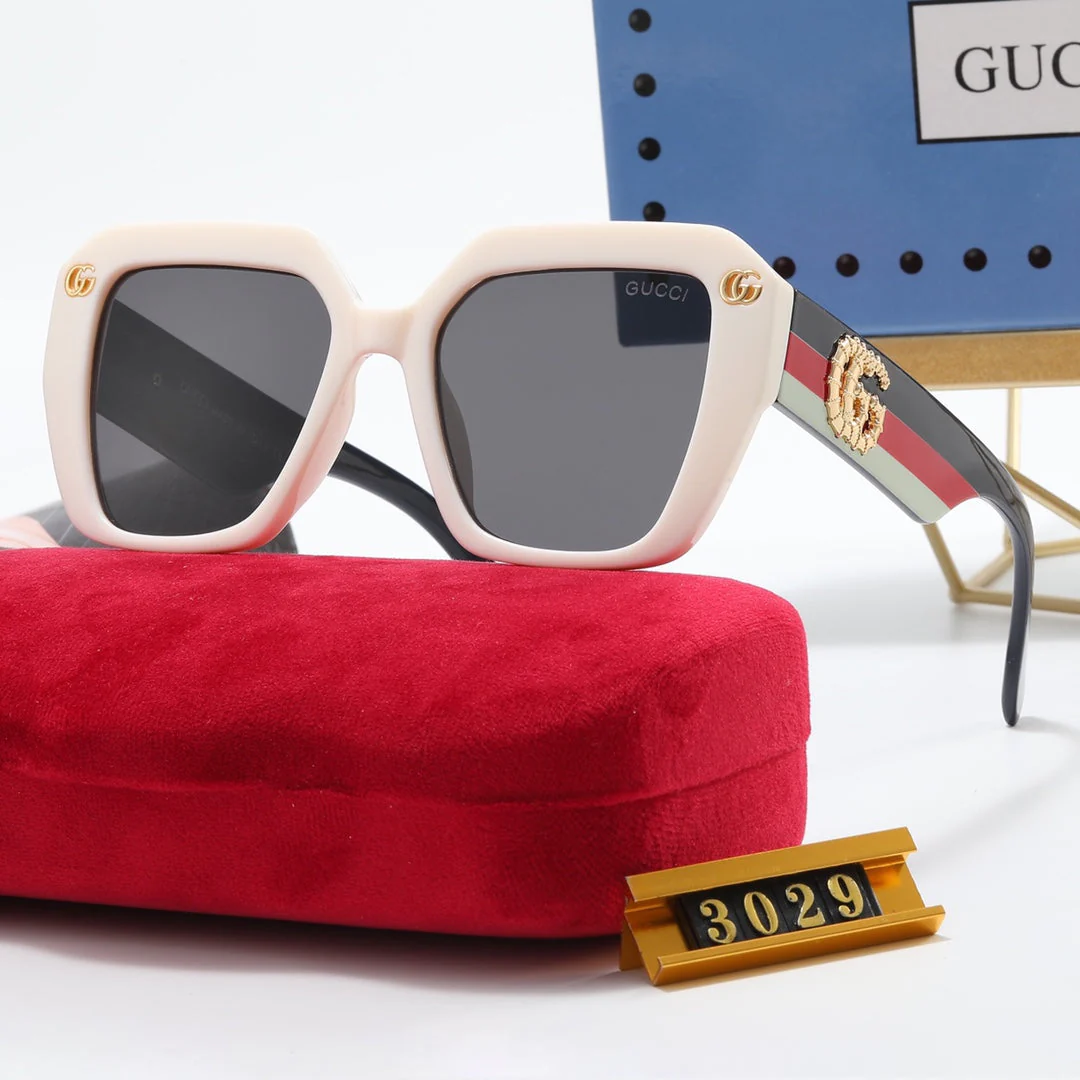 4 Colors Fashion Double G Striped Frame Sunglasses - Image 3