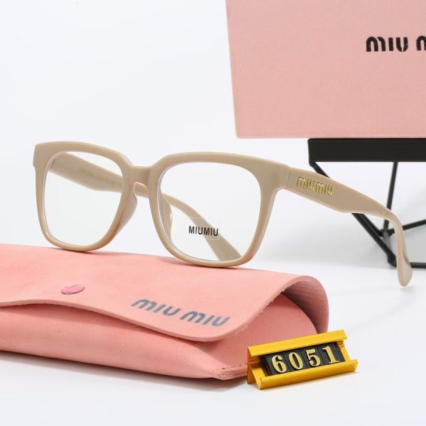 4 colors new fashion sunglasses miu260711143
